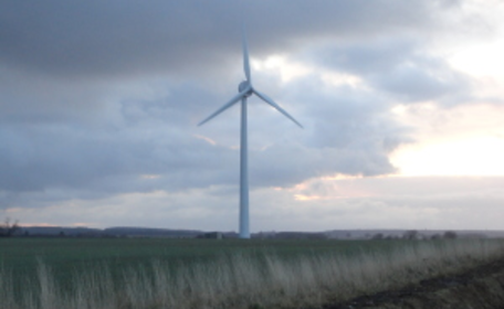 500kW wind turbine breaks new ground for farming business