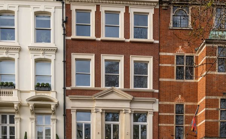 Freehold Disposal of 21 Buckingham Gate