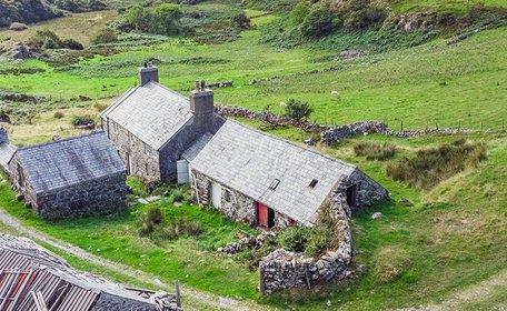 Remote cottage in Snowdonia National Park for sale for first time in 80 years